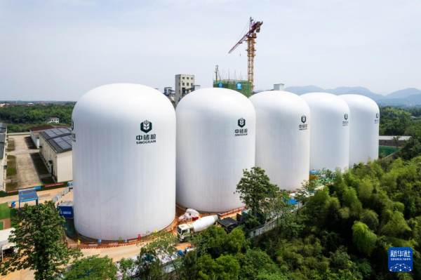 福牛财经 探访我国首批五座9000吨级气膜粮仓